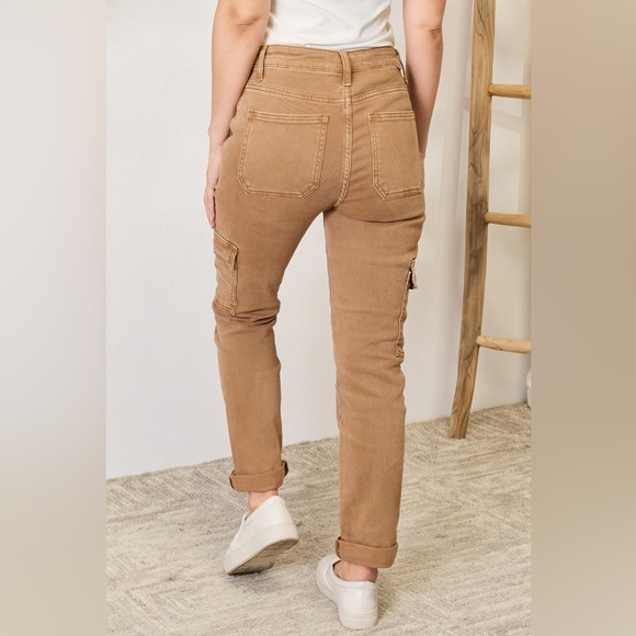 NEW**-Risen Full Size High Waist Straight Jeans with Pockets OFFERS WELCOME - Picture 2 of 9